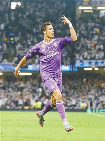 通过其坚定 通过其坚定